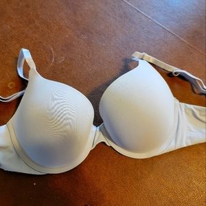 Victoria secret 32D